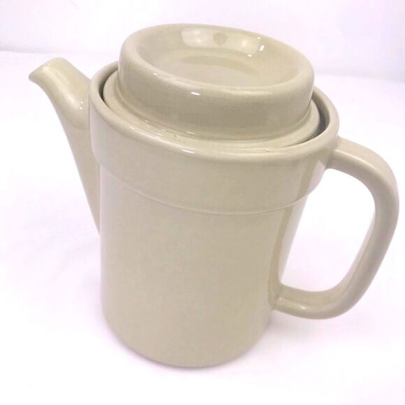 Pfaltzgraff 490 Oatmeal Classic Tall Teapot Pitcher - Picture 4 of 16